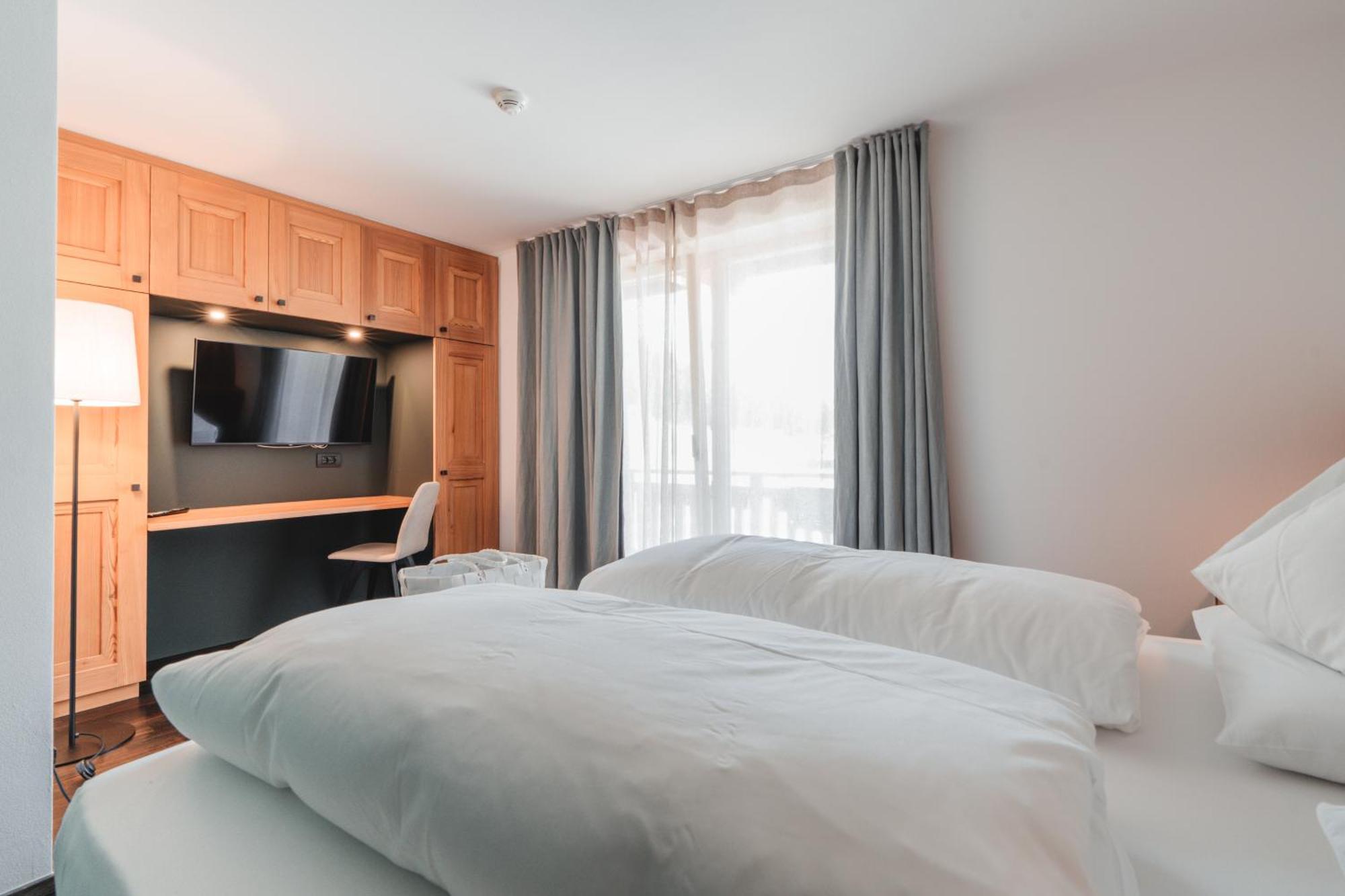 Hotel Kreuzberg Monte Croce Sexten Extérieur photo