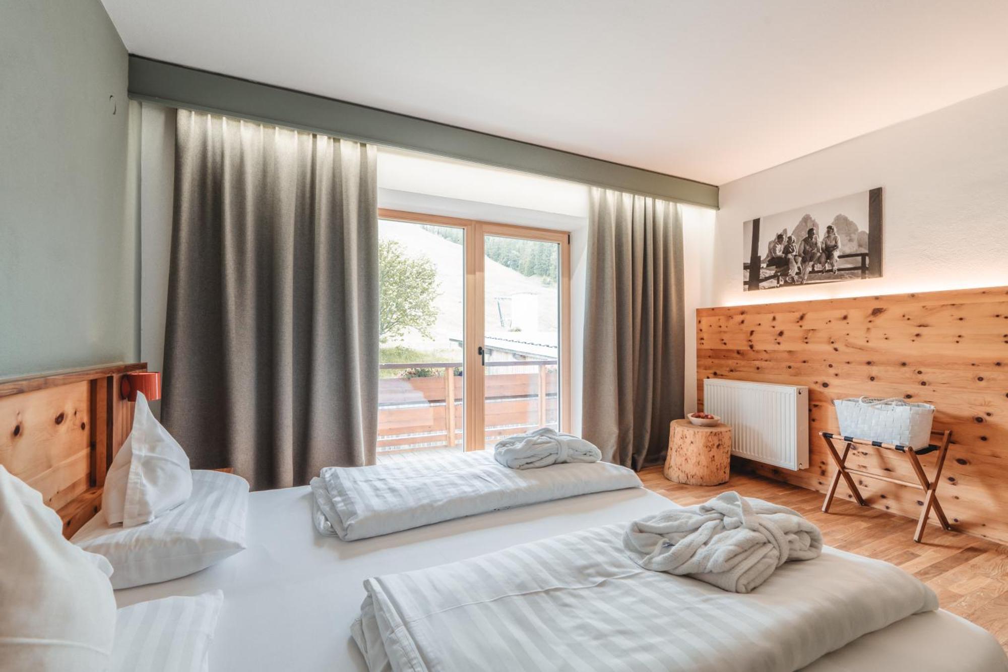 Hotel Kreuzberg Monte Croce Sexten Extérieur photo