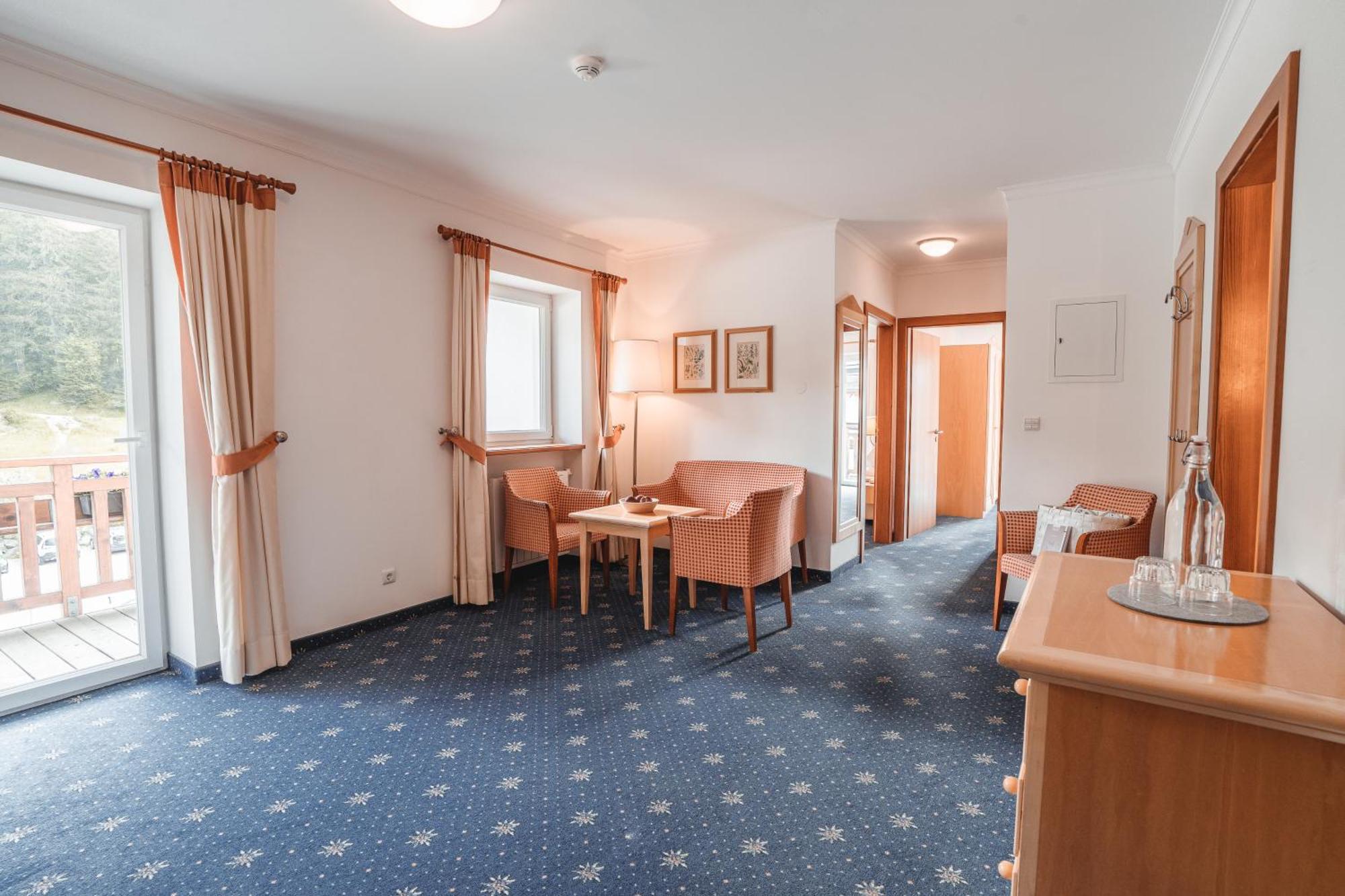 Hotel Kreuzberg Monte Croce Sexten Extérieur photo
